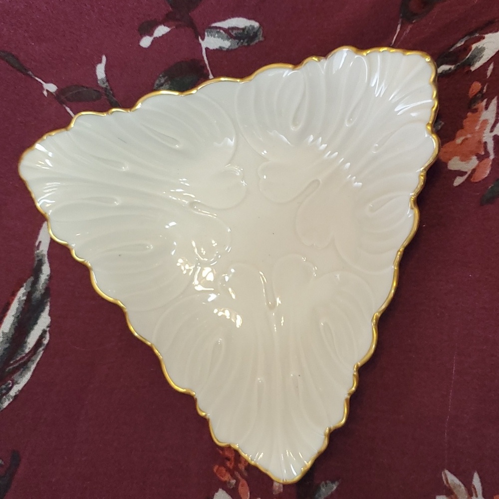 Lenox vintage triangle bowl D